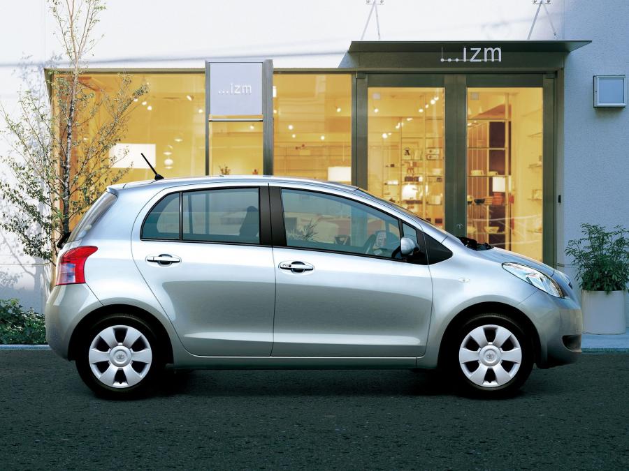  Toyota Vitz 2005 года  (фото 5 из 13)